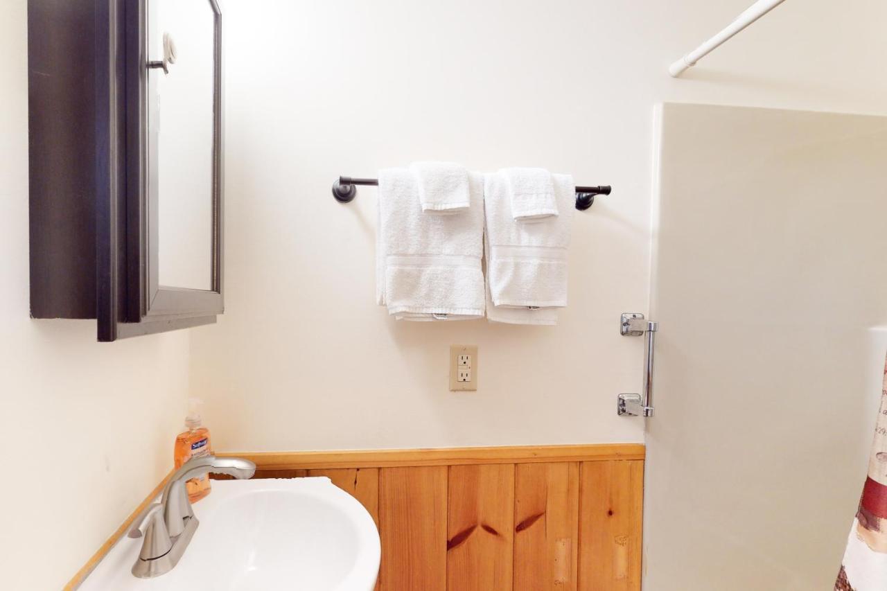 2 Bed 1 Bath Vacation Home In Whittier Exterior foto